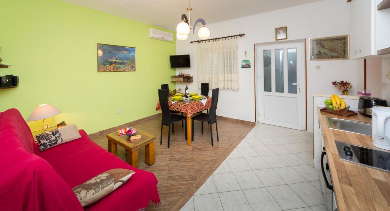 Guesthause Arbor Apartment สปลิท ภายนอก รูปภาพ